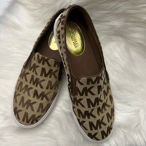 EUC Michael Kors Slip On Sneaker in Brown MK signature 🤎